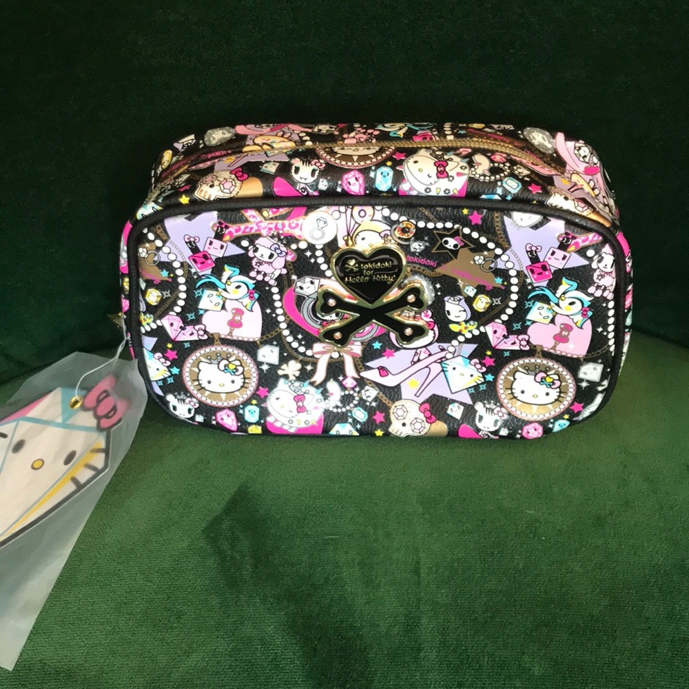 🖤NWT🖤 Hello Kitty Tokidoki makeup bag.